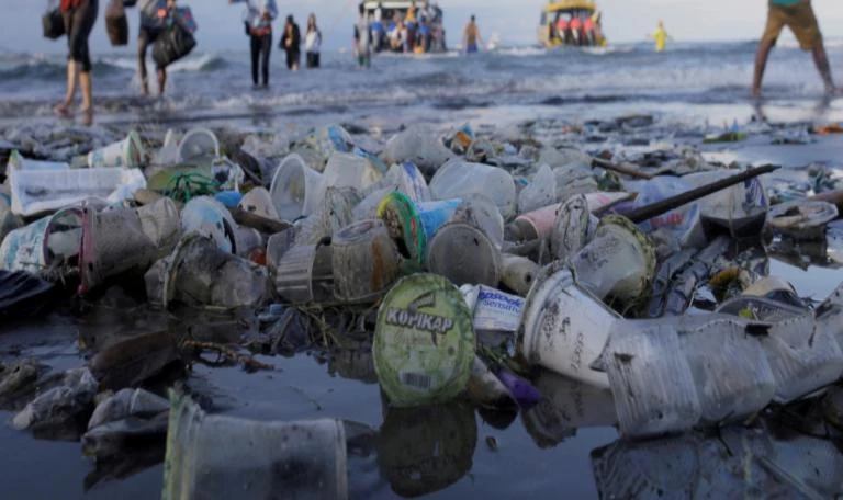 Συναγερμός για τη ρύπανση στη Μεσόγειο – Σοκαριστικά στοιχεία!